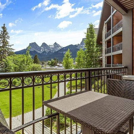 Outstanding Mountain Condo Waterslide And Hot Tub Managed By Little Sister Getaways Canmore Bagian luar foto